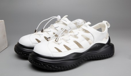 Roman bowhead hollowed out women’s shoes