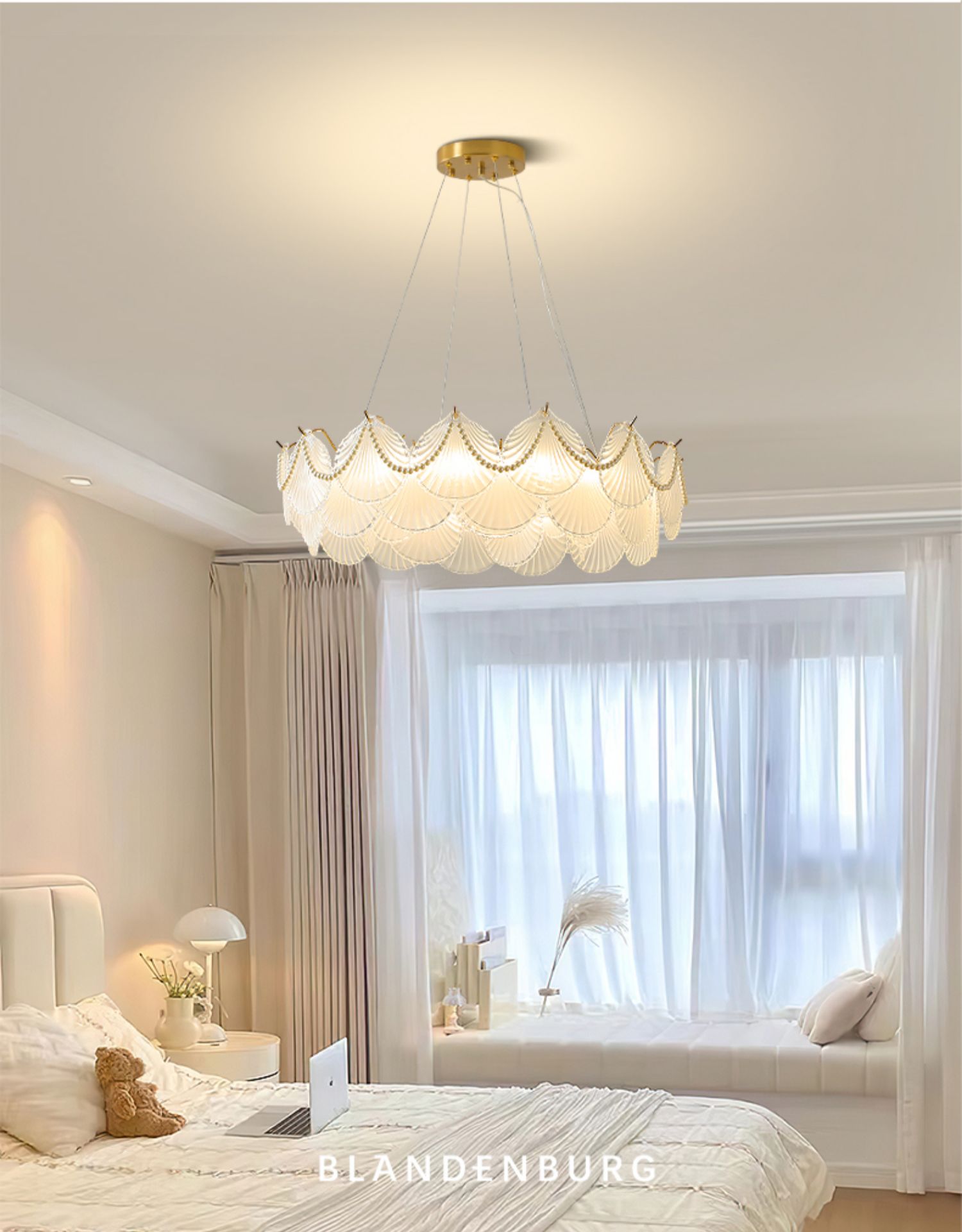 French crystal chandelier light luxury warm romantic art pearl shell lamp creative glass cloud LED chandelier