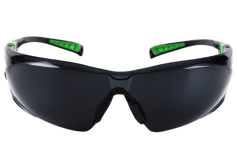 The benefits of wearing sunglasses The benefits of wearing sunglasses