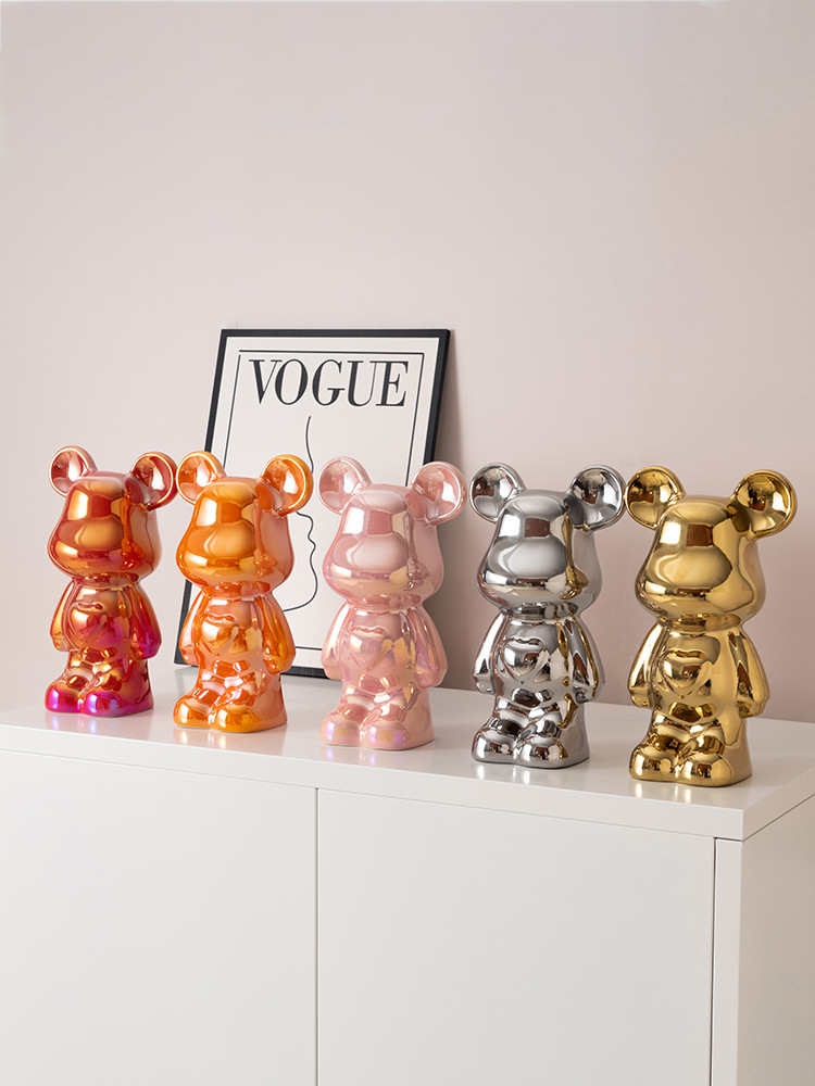 Light luxury love bear decoration living room high-end soft decoration TV cabinet wine cabinet cartoon violent bear hand office boy