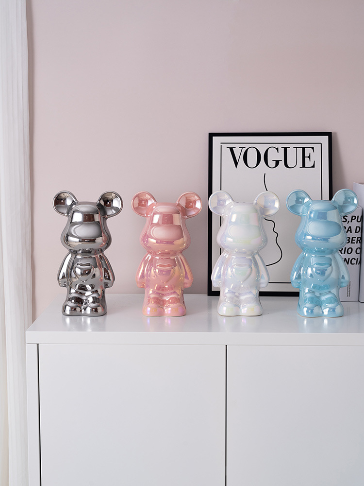 Light luxury love bear decoration living room high-end soft decoration TV cabinet wine cabinet cartoon violent bear hand office boy