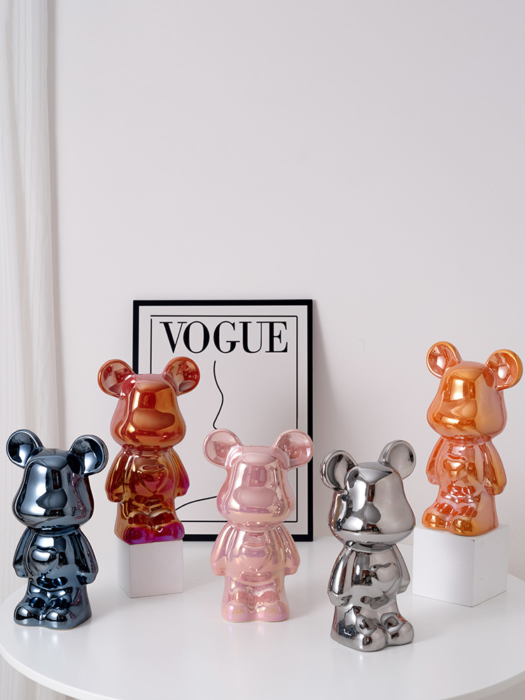 Light luxury love bear decoration living room high-end soft decoration TV cabinet wine cabinet cartoon violent bear hand office boy
