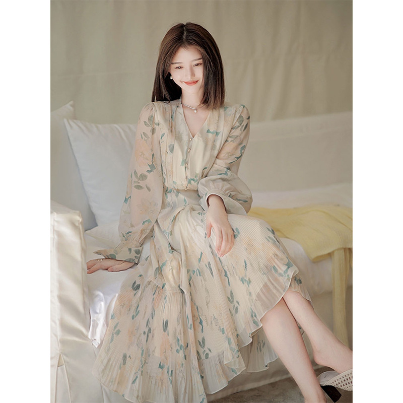 Gentle fresh age reduction floral dress two sets