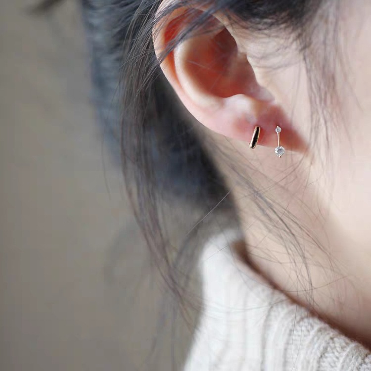 925 silver buckle with zircon in a zigzag ear ring