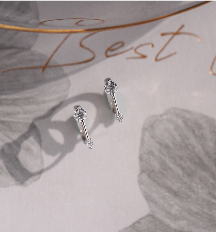 925 silver buckle with zircon in a zigzag ear ring