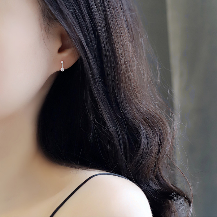 925 silver buckle with zircon in a zigzag ear ring