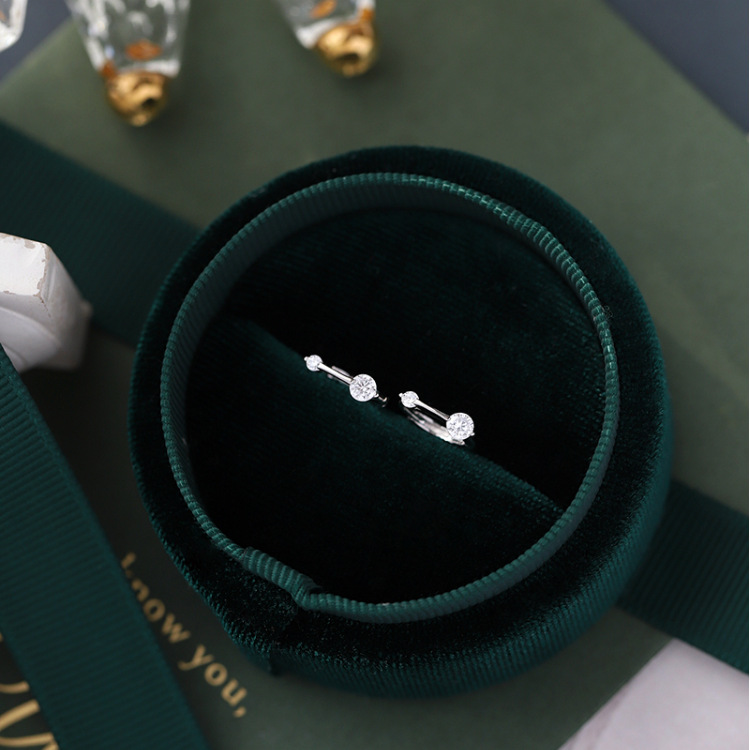 925 silver buckle with zircon in a zigzag ear ring