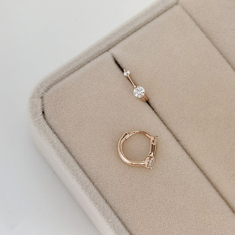 925 silver buckle with zircon in a zigzag ear ring