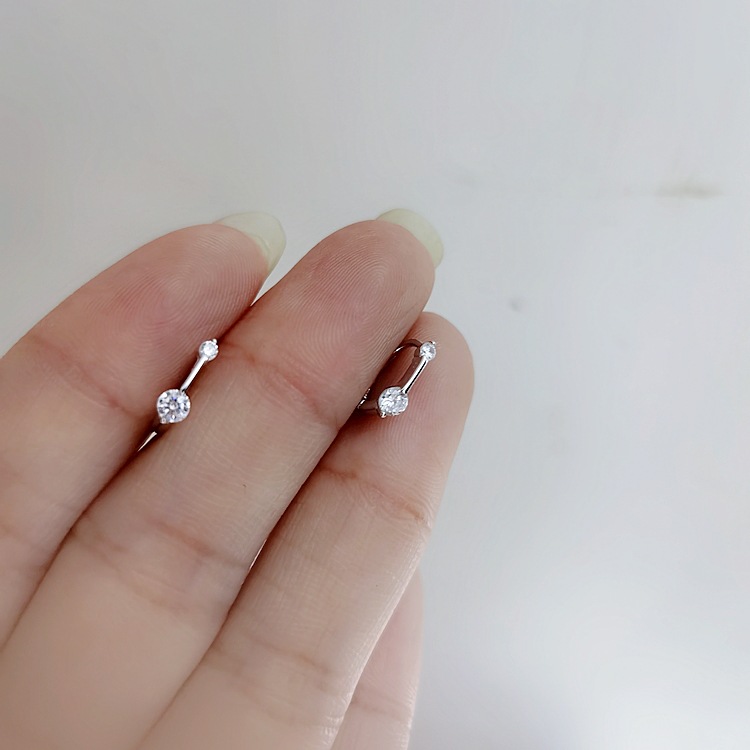 925 silver buckle with zircon in a zigzag ear ring
