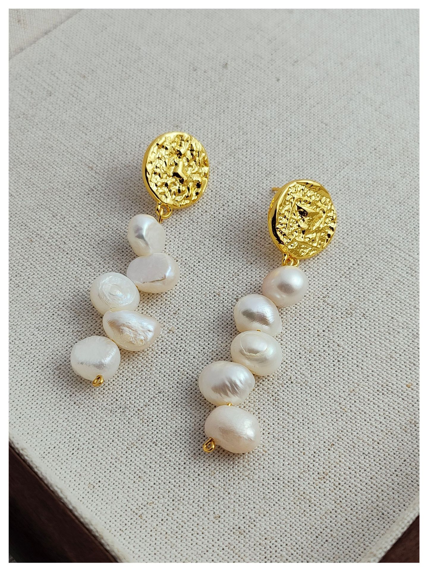 Baroque pearl earrings