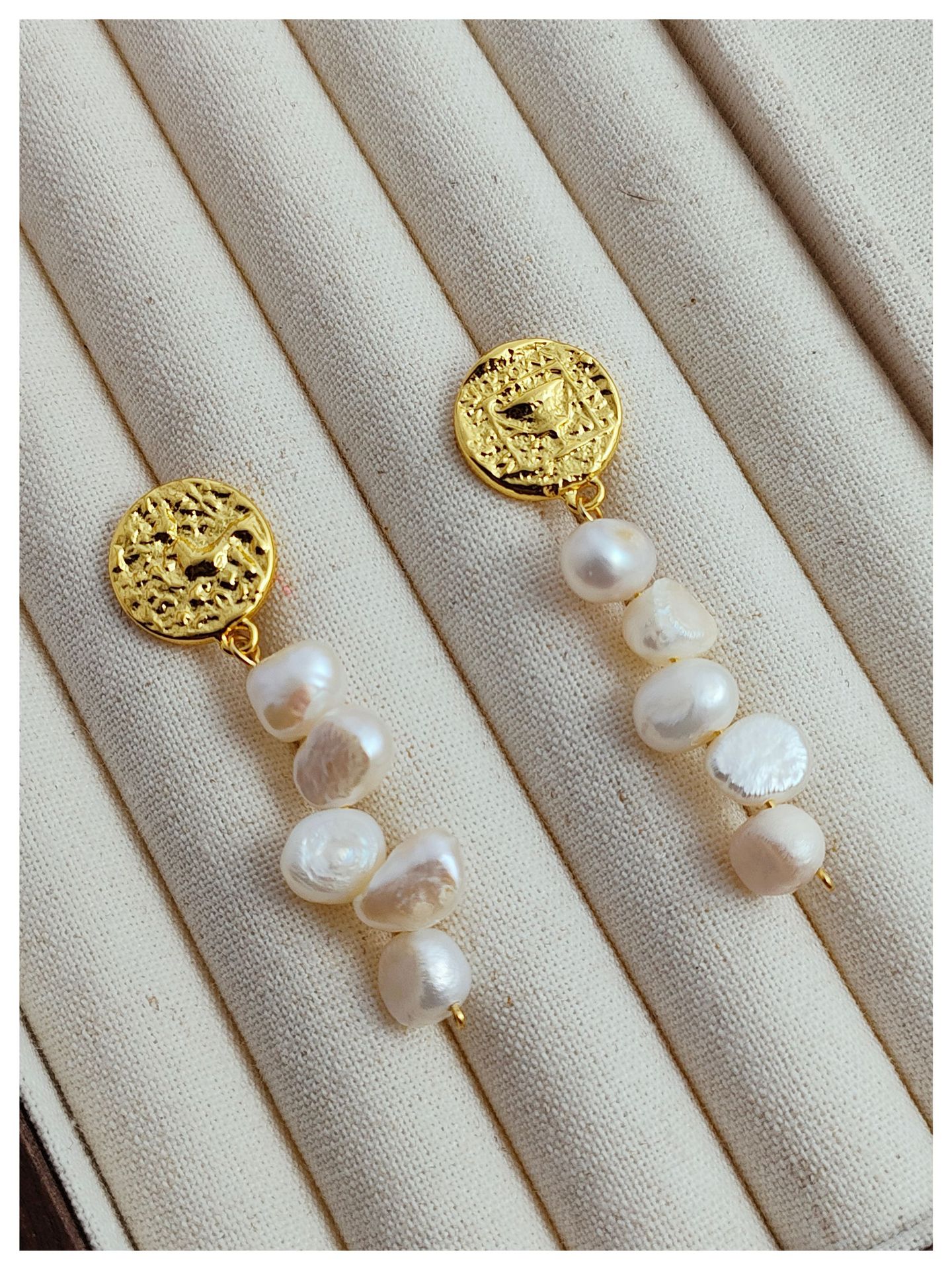 Baroque pearl earrings