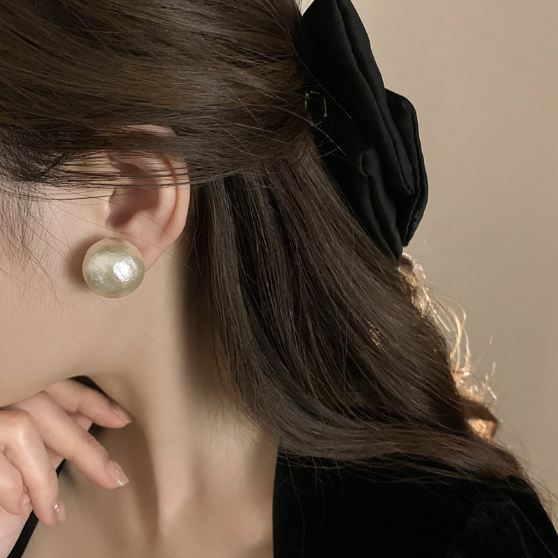 Baroque shaped fresh water pearl 925 silver needle