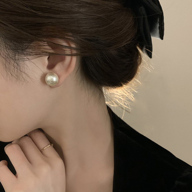 Baroque shaped fresh water pearl 925 silver needle