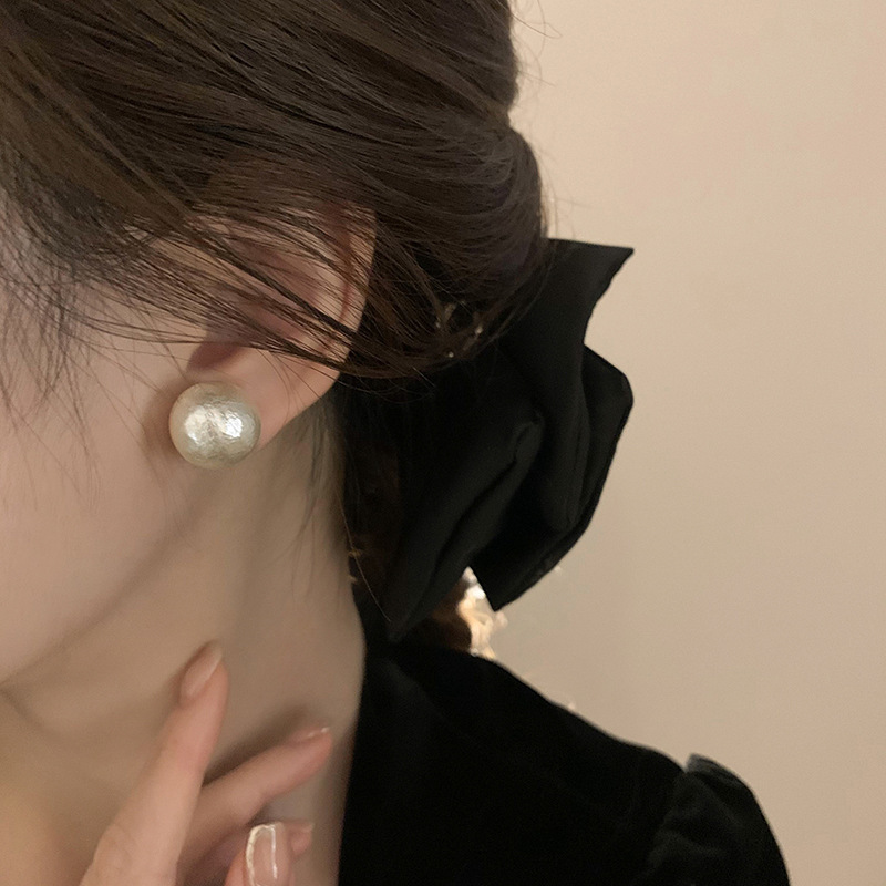 Baroque shaped fresh water pearl 925 silver needle