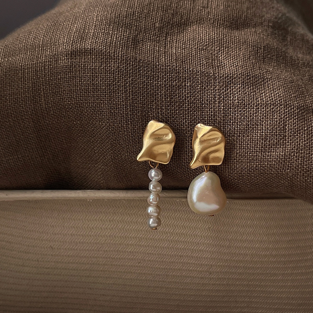 Baroque shaped fresh water pearl 925 silver needle