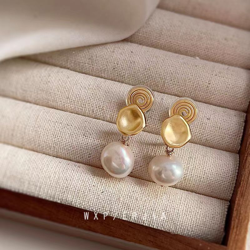 Baroque shaped fresh water pearl 925 silver needle