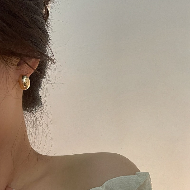 Baroque shaped fresh water pearl 925 silver needle