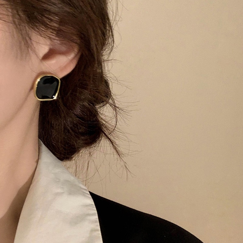 Baroque shaped fresh water pearl 925 silver needle