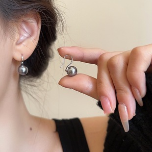 Baroque shaped fresh water pearl 925 silver needle