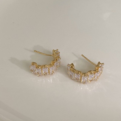 Baroque shaped fresh water pearl 925 silver needle