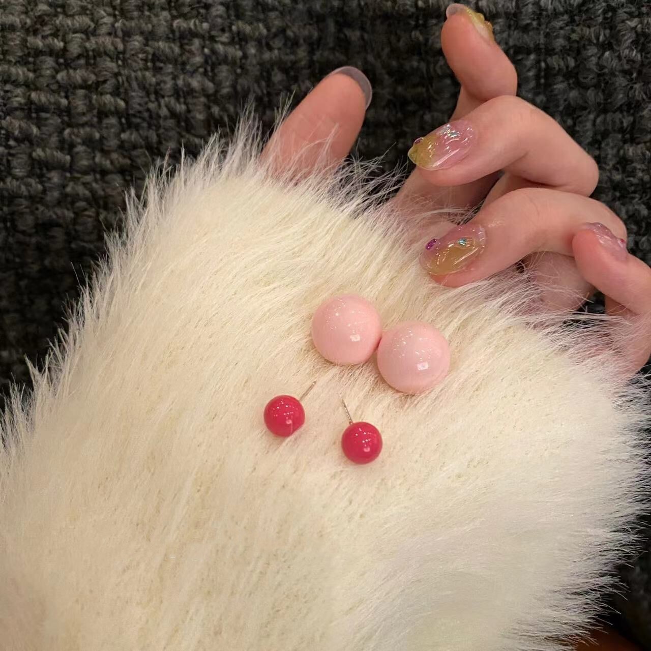 Bubblegum back pendant with two ball candy earrings