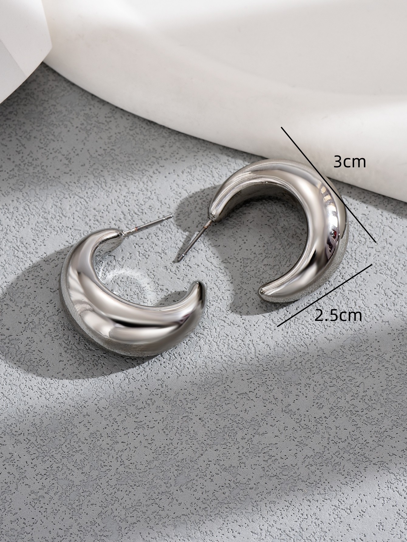 C circle metallic earrings for women