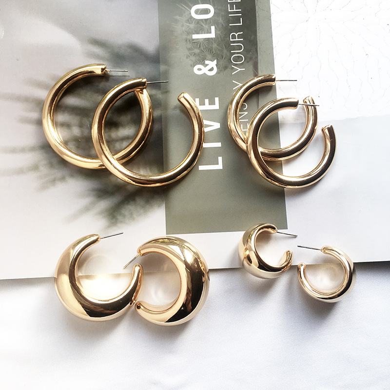 C circle metallic earrings for women