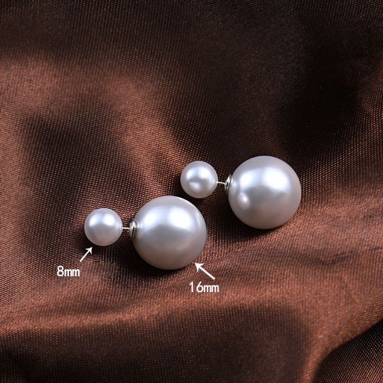 Double-sided pearl stud earrings
