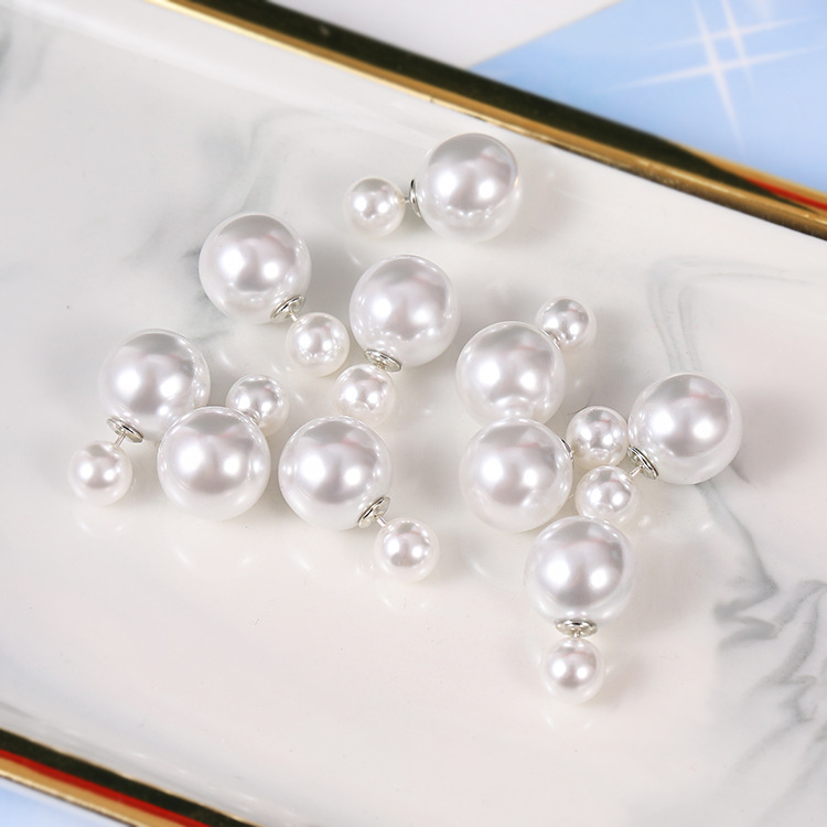 Double-sided pearl stud earrings