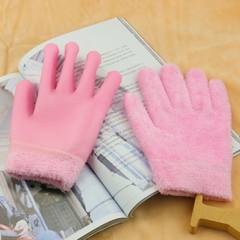 Exfoliating white moisturizing gel gloves