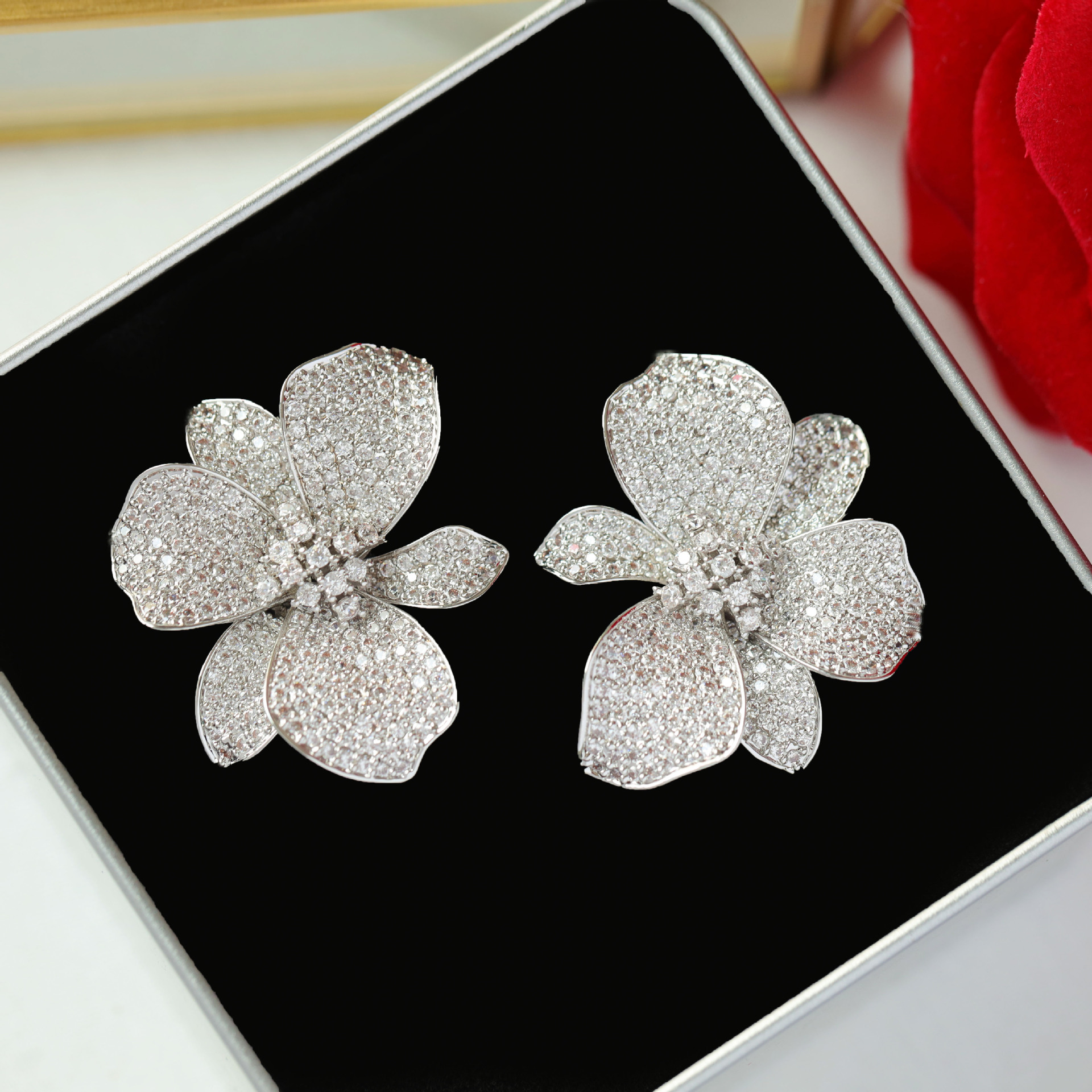 Flower earrings S925 Silver needle full of diamond studs