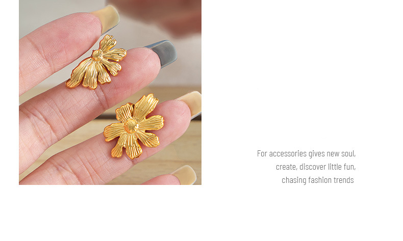 French retro gold flower earrings asymmetrical design