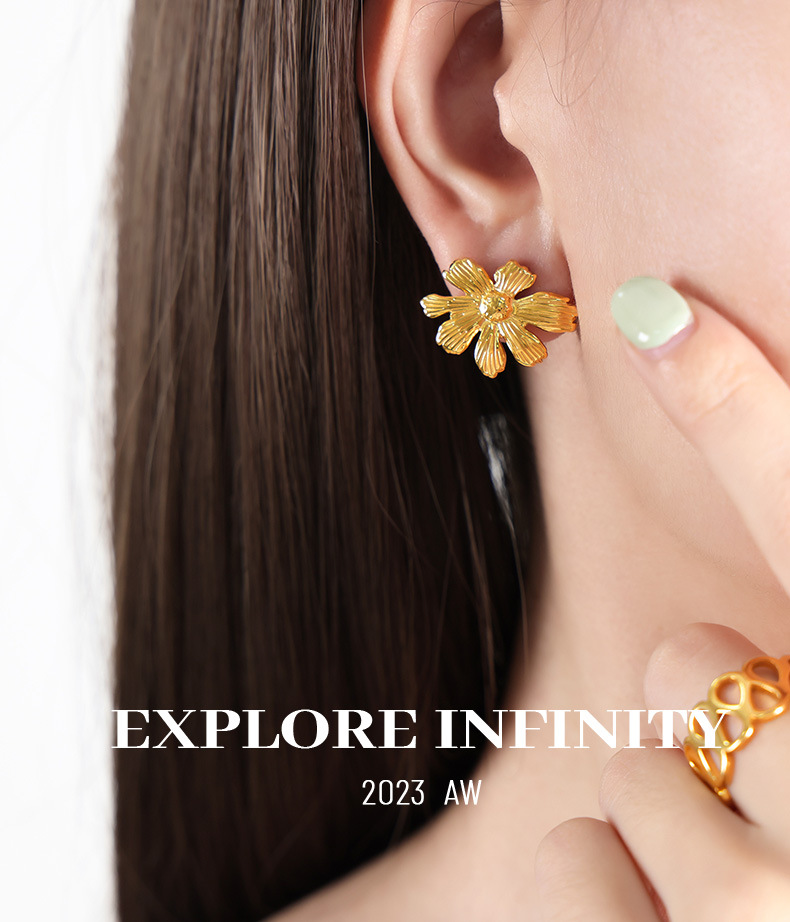 French retro gold flower earrings asymmetrical design