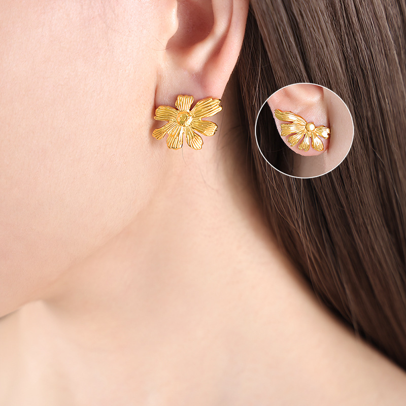 French retro gold flower earrings asymmetrical design