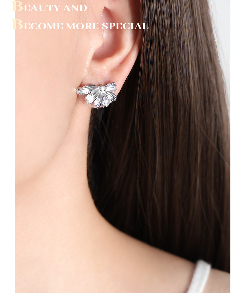 French retro gold flower earrings asymmetrical design