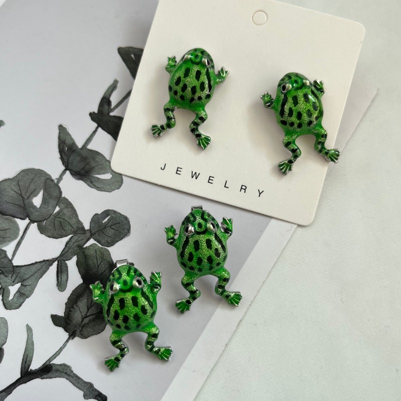 Frog earrings Cute animal studs