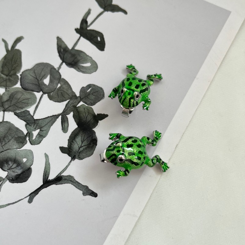Frog earrings Cute animal studs