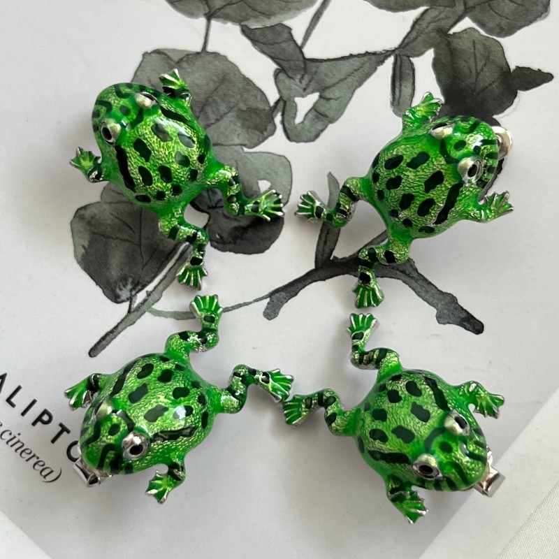 Frog earrings Cute animal studs