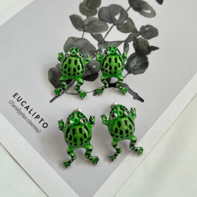 Frog earrings Cute animal studs