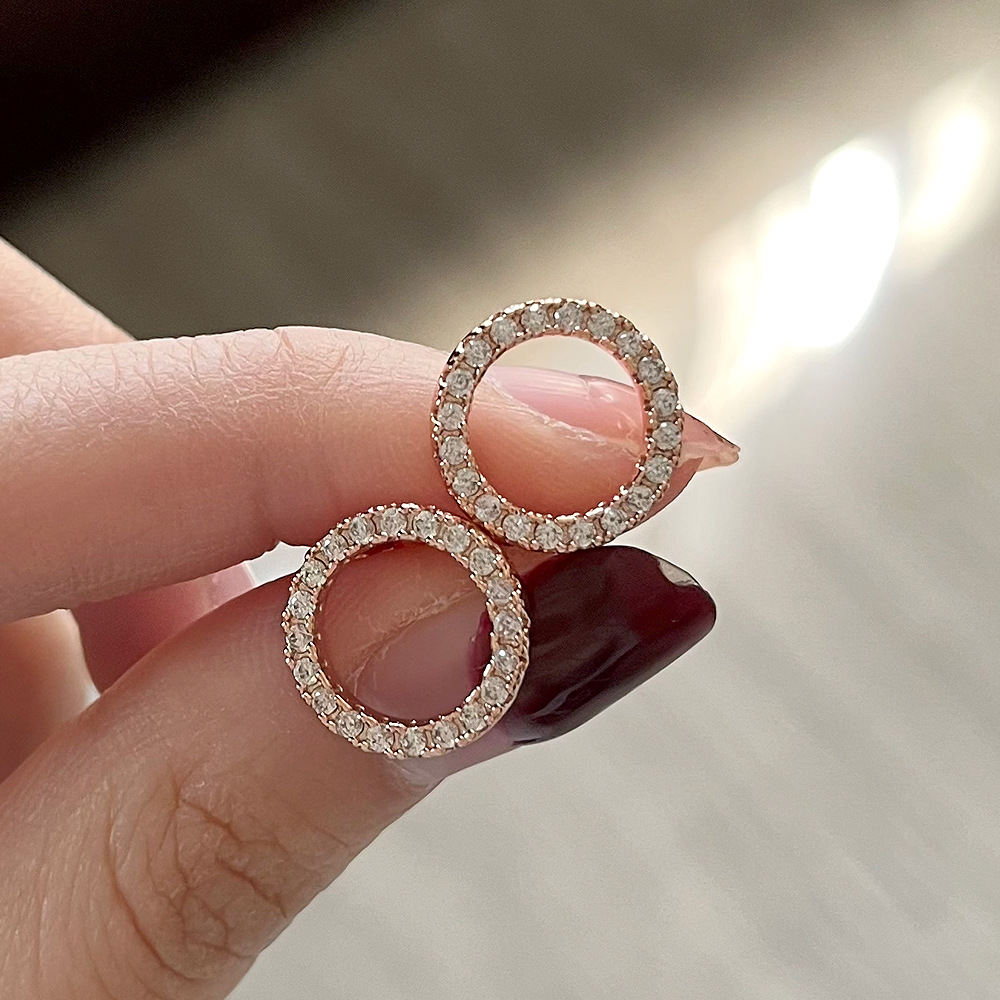 Hollow circle zircon earrings