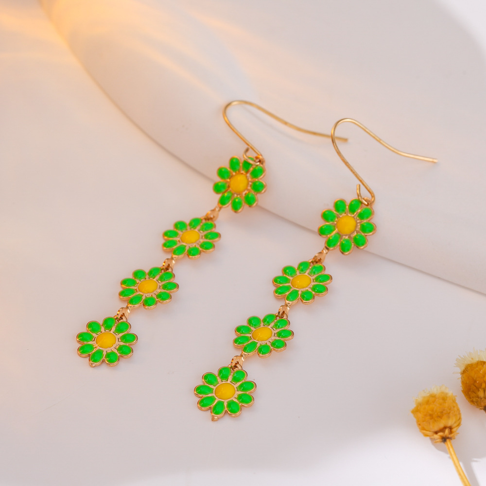 Little fresh Daisy drop oil colored earrings