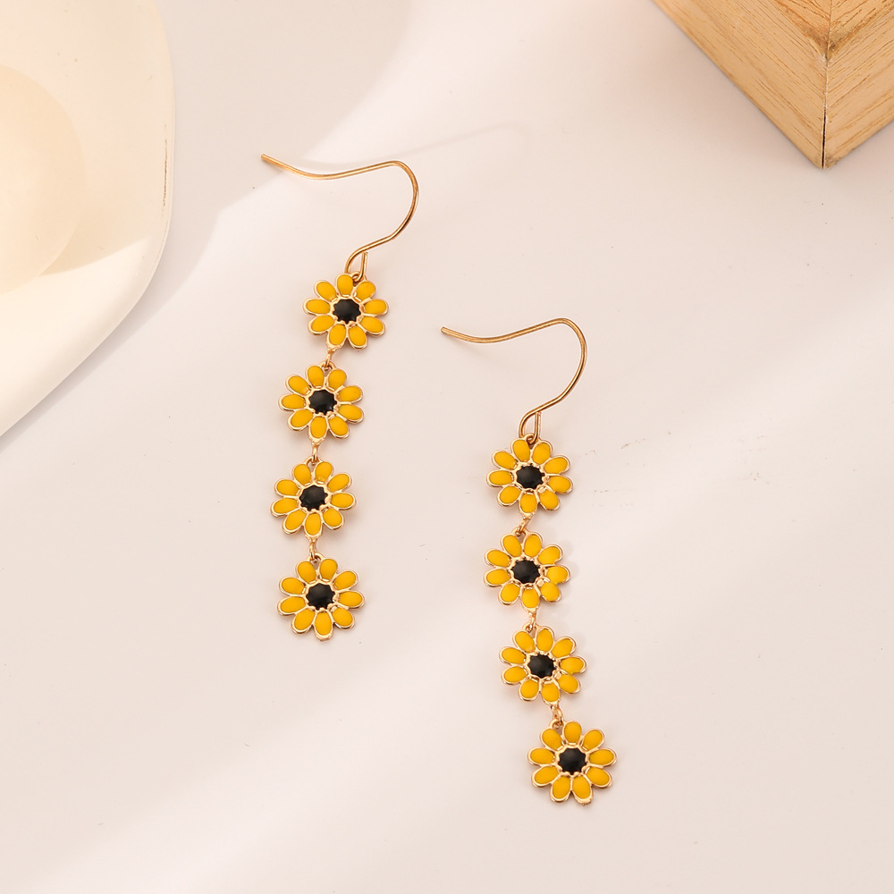 Little fresh Daisy drop oil colored earrings