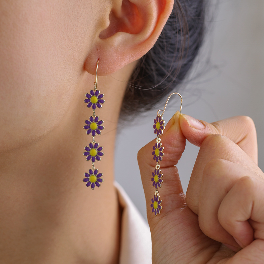 Little fresh Daisy drop oil colored earrings