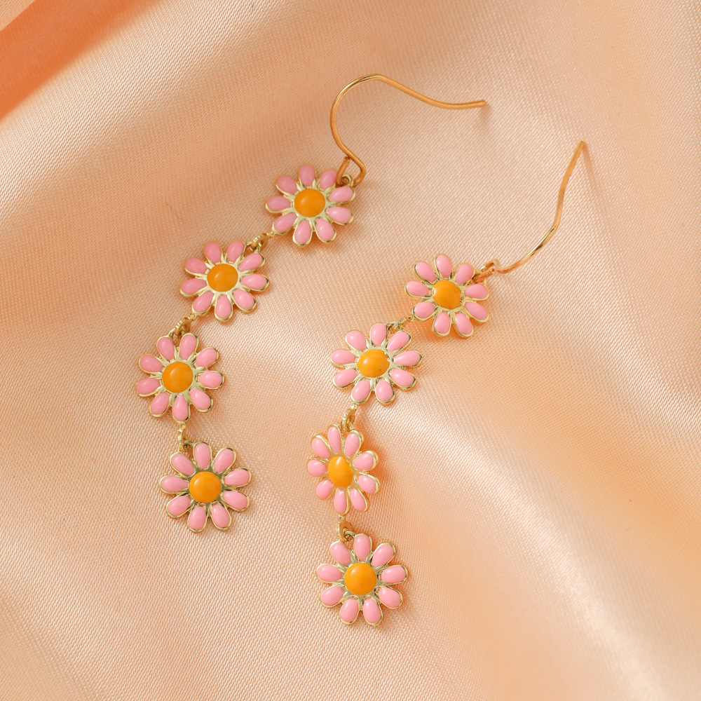 Little fresh Daisy drop oil colored earrings
