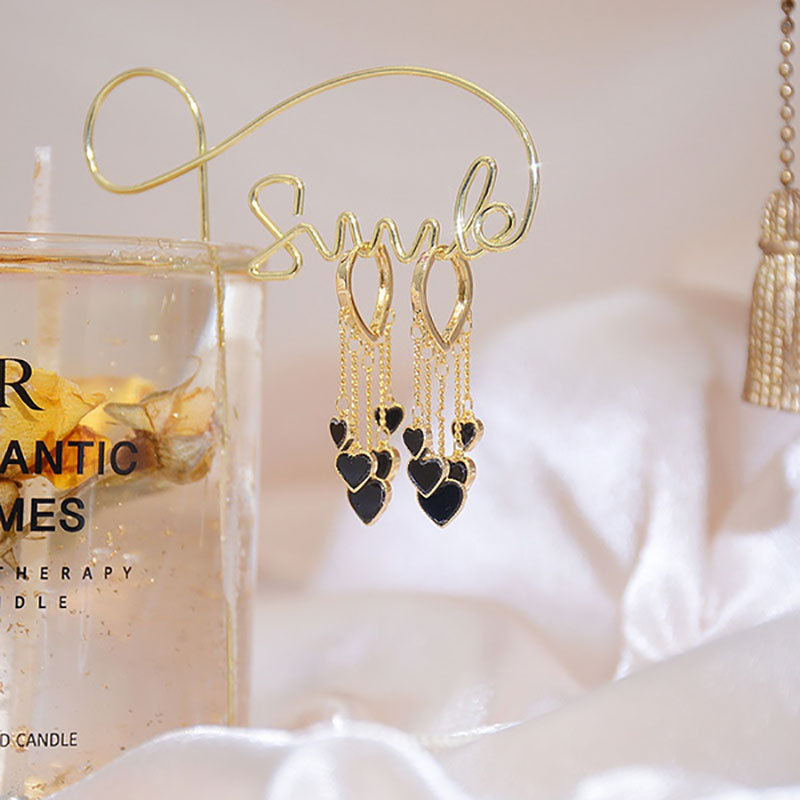New Korean black love earrings