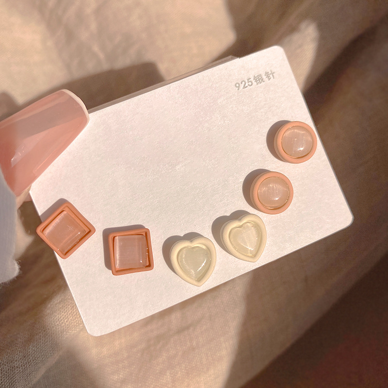 One week compact stud set with premium earrings