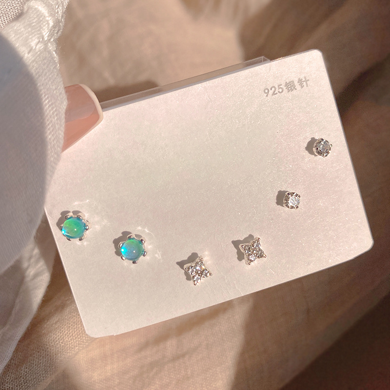 One week compact stud set with premium earrings