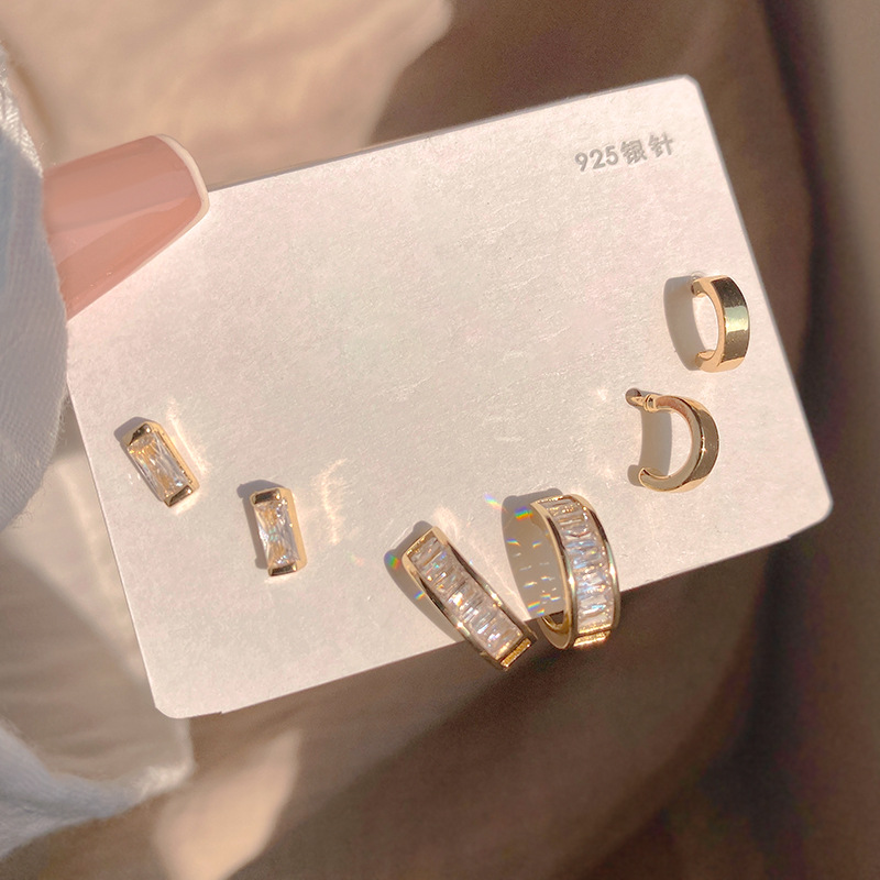 One week compact stud set with premium earrings