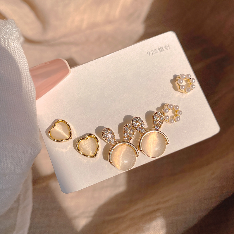 One week compact stud set with premium earrings