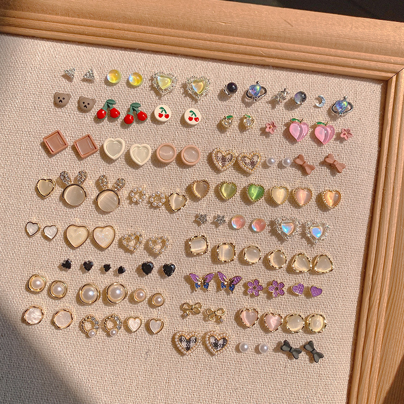 One week compact stud set with premium earrings